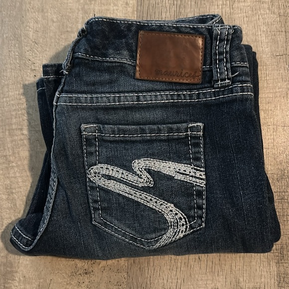 Maurice’s Boot cut low rise, size 1/2 short boot cut jeans - Picture 3 of 5